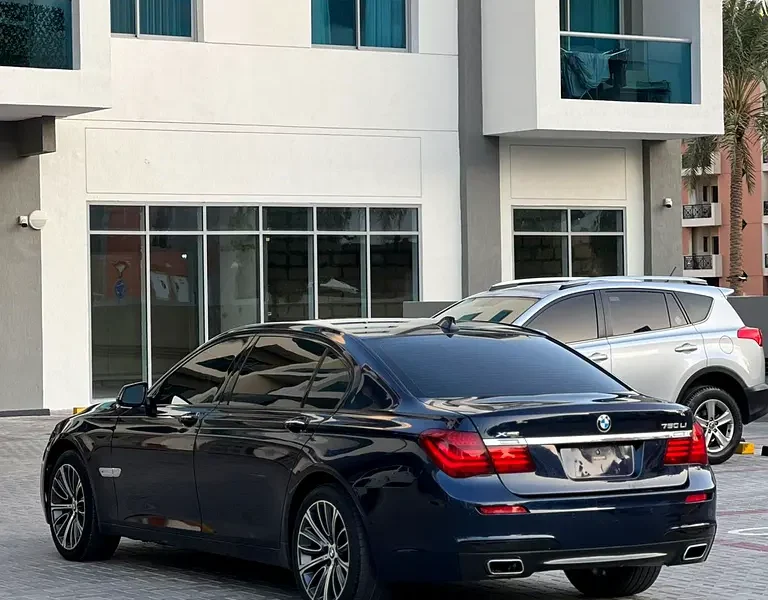2014 BMW 7-Series 750i Exclusive 8 Cylinders Engine Blue Tan Sedan