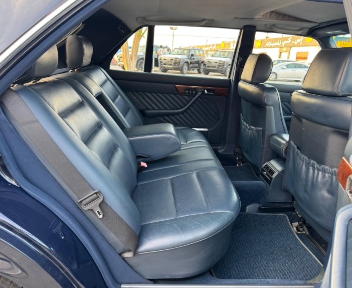 1991 Mercedes-Benz 560SEL 5.6 Liters V8 Engine Black Sedan RWD Clean Title