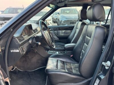 1995 Mercedes-Benz E500 5.0 liters V8 Cylinder Engine Black Sedan RWD