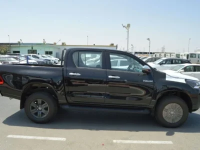 2024 Toyota Hilux SR5 2.4 Liter 4 Cylinder Diesel Engine Black Grey Pick Up Truck