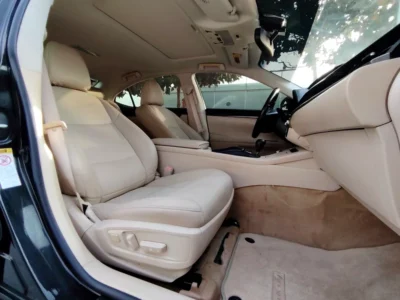 2013 Lexus ES-Series Exclusive 6 Cylinders Engine Black beige Sedan