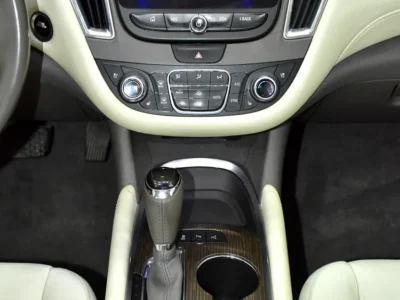 2019 Chevrolet Malibu Premier 4 Cylinders Engine White Beige Sedan GCC Spec