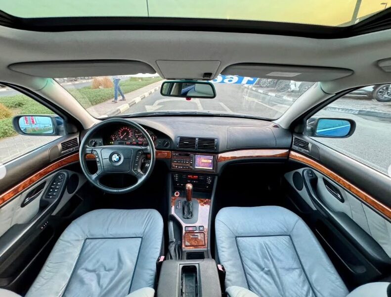 2000 BMW 528i 2.8 litres Inline 6 Cylinder Engine Blue Silver Sedan RWD