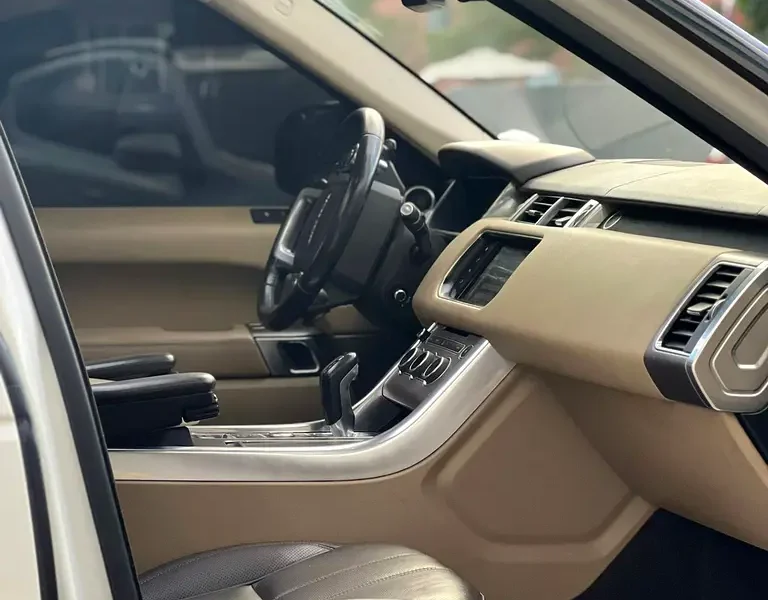 2016 Land Rover Range Rover Sport HSE 6 Cylinders Engine White Brown SUV