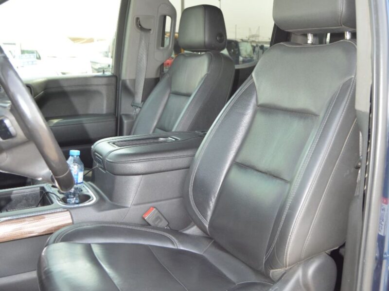 2020 Chevrolet Silverado 5.3 Liters 8 Cylinders Engine Blue Grey Pick Up Truck