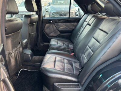 1995 Mercedes-Benz E500 5.0 liters V8 Cylinder Engine Black Sedan RWD