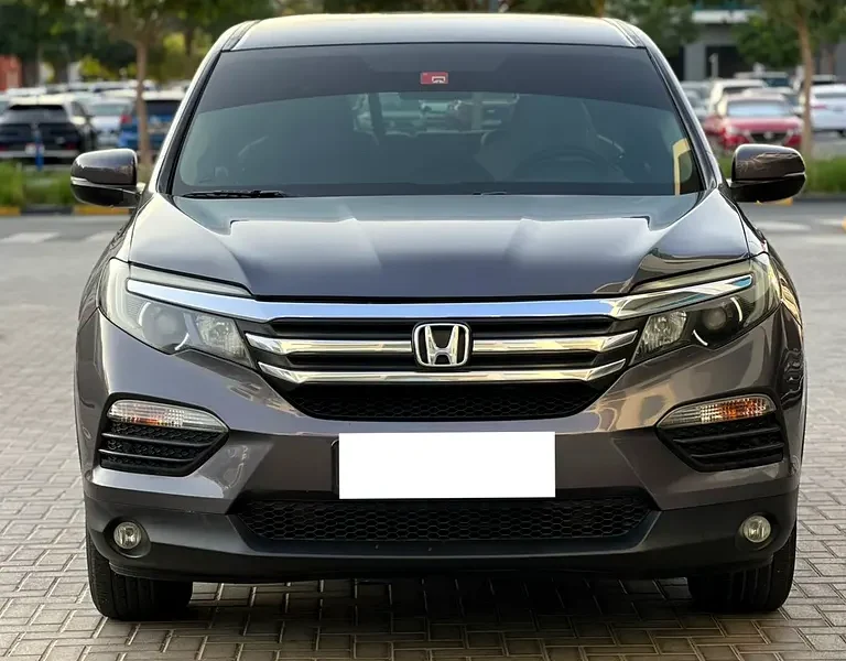 2018 Honda Pilot EX 6 Cylinders Engine Black Beige SUV GCC Specs