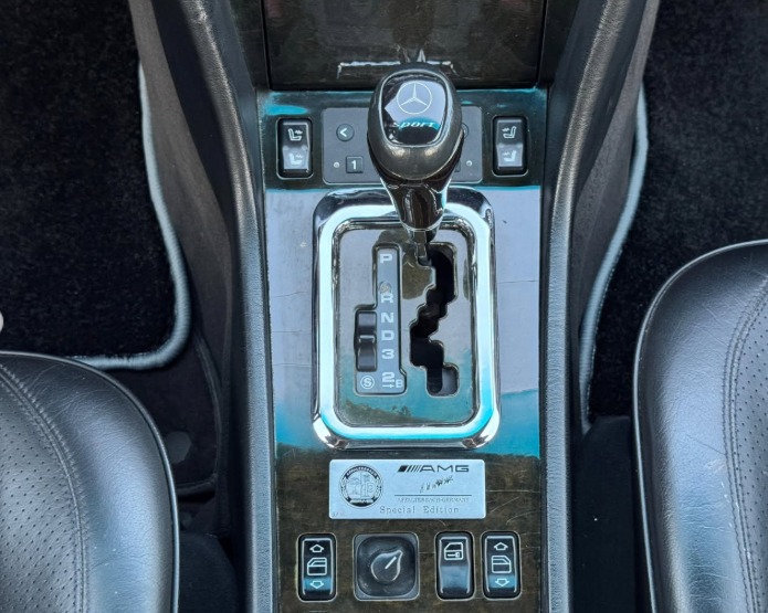 1995 Mercedes-Benz E500 5.0 liters V8 Cylinder Engine Black Sedan RWD