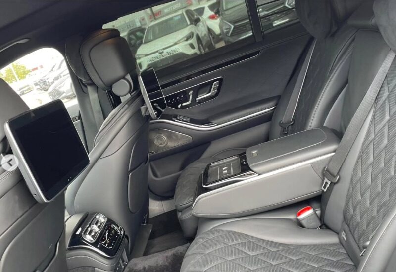 2022 Mercedes-Benz S580L 4.0 Liters V8 Petrol Engine White Black Sedan AWD