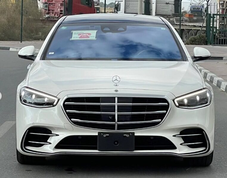 2022 Mercedes-Benz S580L 4.0 Liters V8 Petrol Engine White Black Sedan AWD