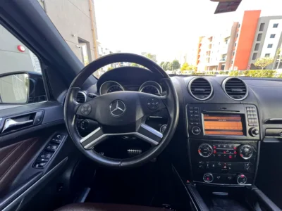 2012 Mercedes-Benz GL-Class GL 550 8 Cylinders Engine Black SUV 4WD