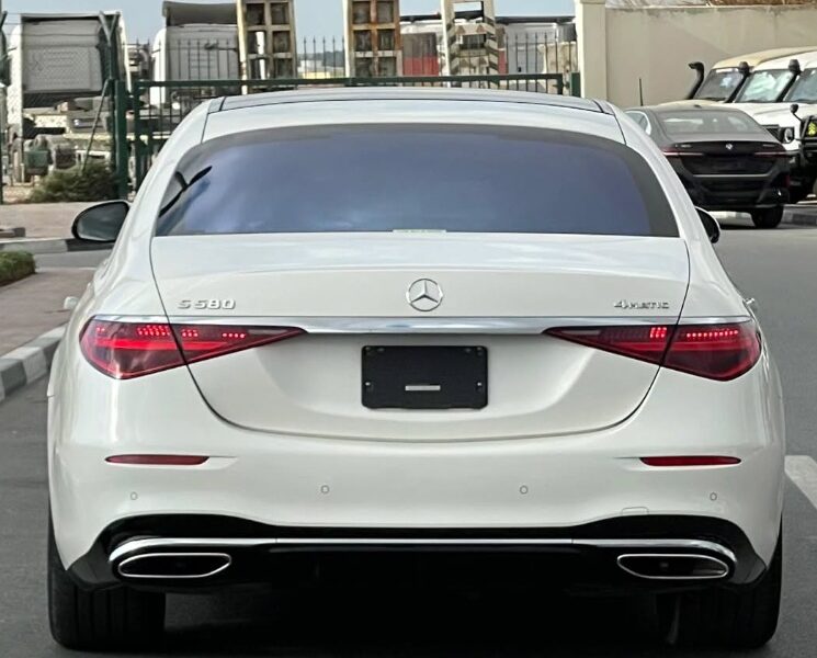 2022 Mercedes-Benz S580L 4.0 Liters V8 Petrol Engine White Black Sedan AWD