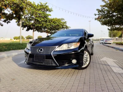 2013 Lexus ES-Series Exclusive 6 Cylinders Engine Black beige Sedan