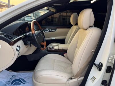 2007 Mercedes-Benz S550 5.5 Liters 8 Cylinders Engine White Beige Sedan RWD