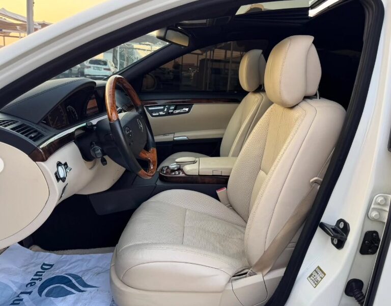 2007 Mercedes-Benz S550 5.5 Liters 8 Cylinders Engine White Beige Sedan RWD