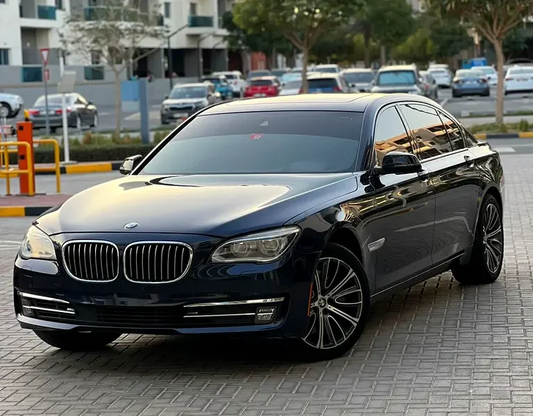 2014 BMW 7-Series 750i Exclusive 8 Cylinders Engine Blue Tan Sedan