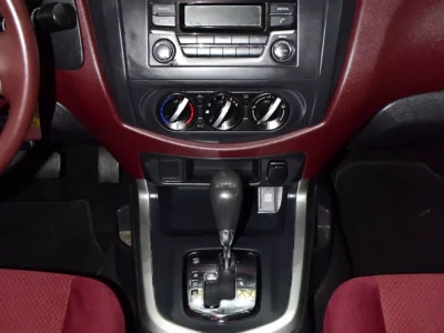 2019 Nissan Navara SE 4 Cylinders Engine White Red Pick Up Truck GCC Specs