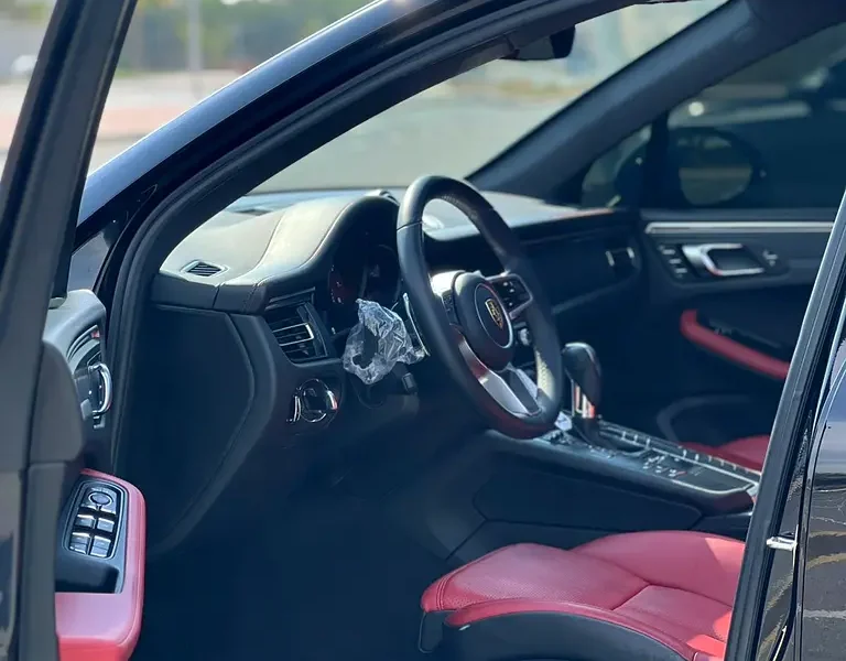 2020 Porsche Macan Standard 4 Cylinders Engine Black Red SUV GCC Specs