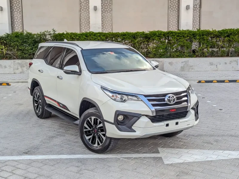 2018 TOYOTA FORTUNER TRD SPORTIVO GCC V4 2.7L White Red SUV