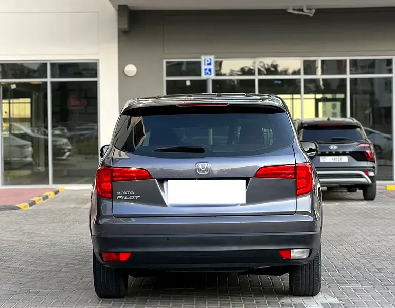 2018 Honda Pilot EX 6 Cylinders Engine Black Beige SUV GCC Specs