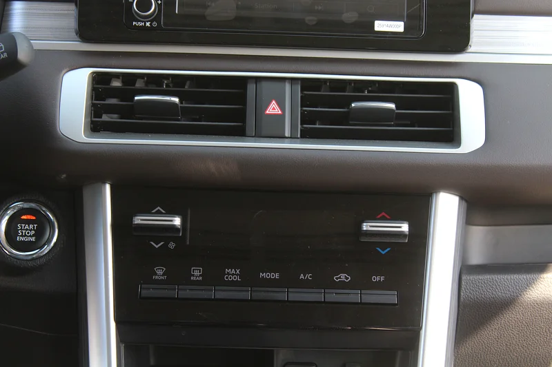 2024 Mitsubishi Xpander Other 4 Cylinder Engine White Black Crossover