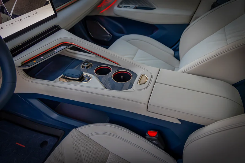 2024 Zeekr 001 Premium Grey White Sedan AWD Electric Car 550 - 650 KM GCC