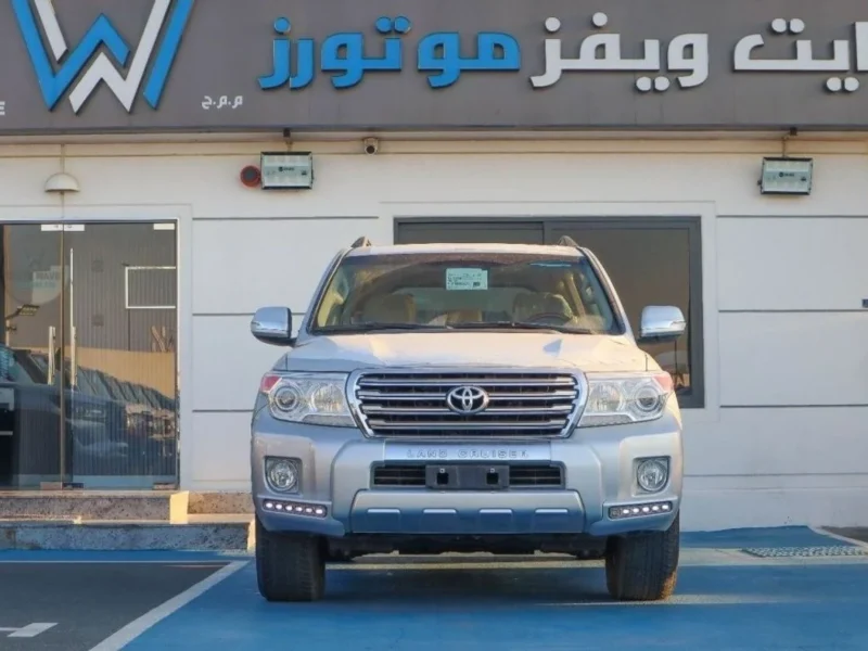 2025 Toyota Land Cruiser GXR 5.7L V8 Engine Silver Beige SUV 4WD