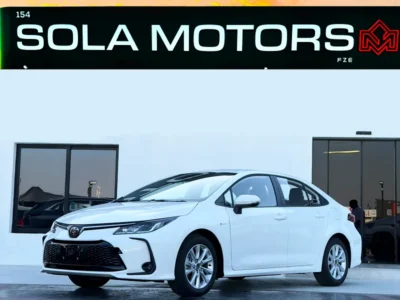 2025 Toyota Corolla SE 1.8L Elite Edition Hybrid 4 Cylinders White Black Sedan