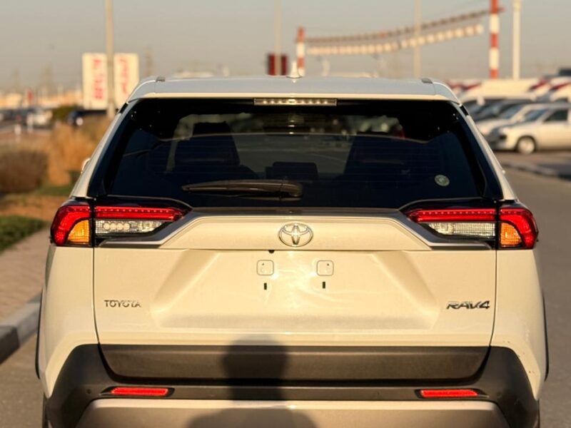 2021 TOYOTA RAV 4 2.0 L V4 Engine White Black SUV Full Option
