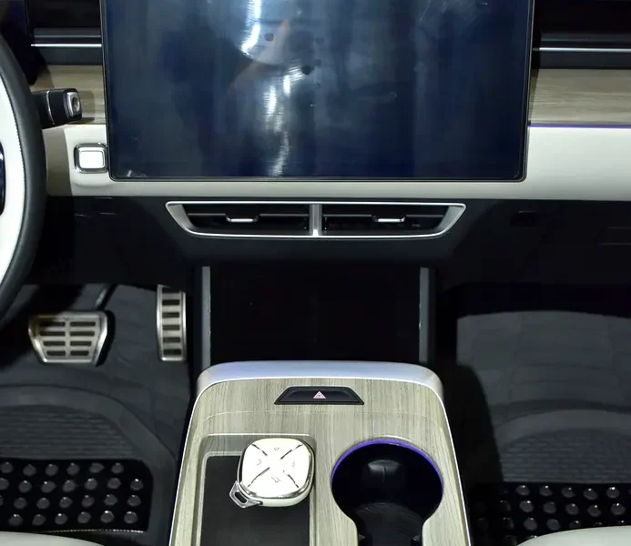 2024 Jetour Dashing 1.6T Luxury 4 Cylinders Petrol Engine Grey Beige SUV