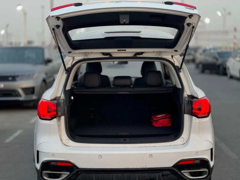 2024 MG HS 20T 1.5 litre 4 Cylinder Engine Petrol Manual White Black