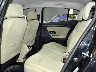 2015 Renault Megane SE 4 Cylinders Engine Black Beige Hatchback GCC Specs