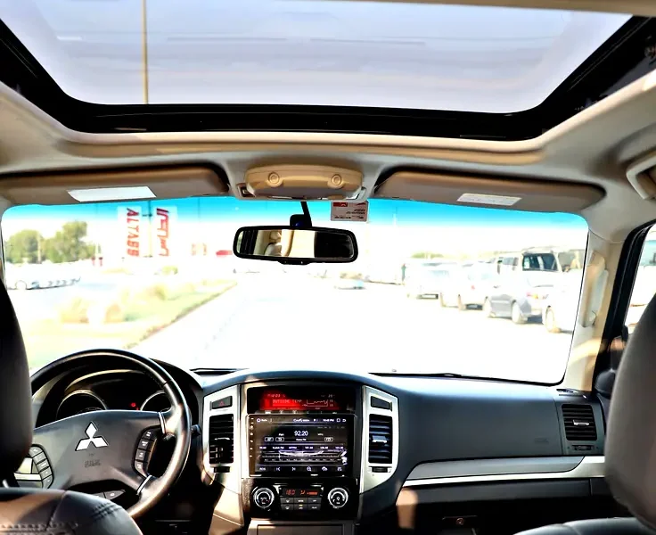 2022 Mitsubishi Pajero GLS 6 Cylinders Engine White Black SUV Full Option GCC