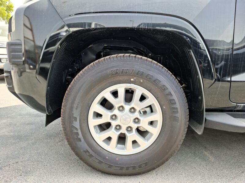 2025 Mitsubishi L200 2.4L 4 Cylinders Engine MT DC Black Petrol Black Truck