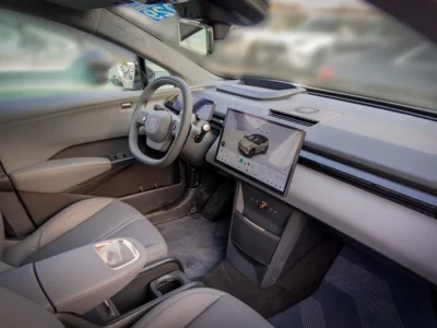 2024 Zeekr X Premium Electric Car White SUV 450 - 550 KM Range GCC Specs