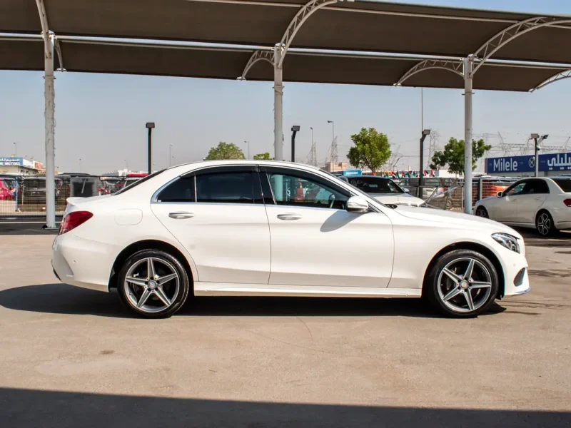 2016 Mercedes-Benz C-Class C200 4 Cylinder Engine White Black Sedan