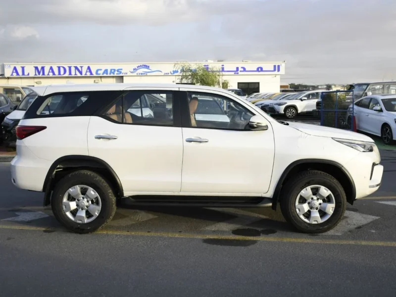 2026 Toyota Fortuner 2.4L V4 Diesel Automatic White Tan SUV GCC specs
