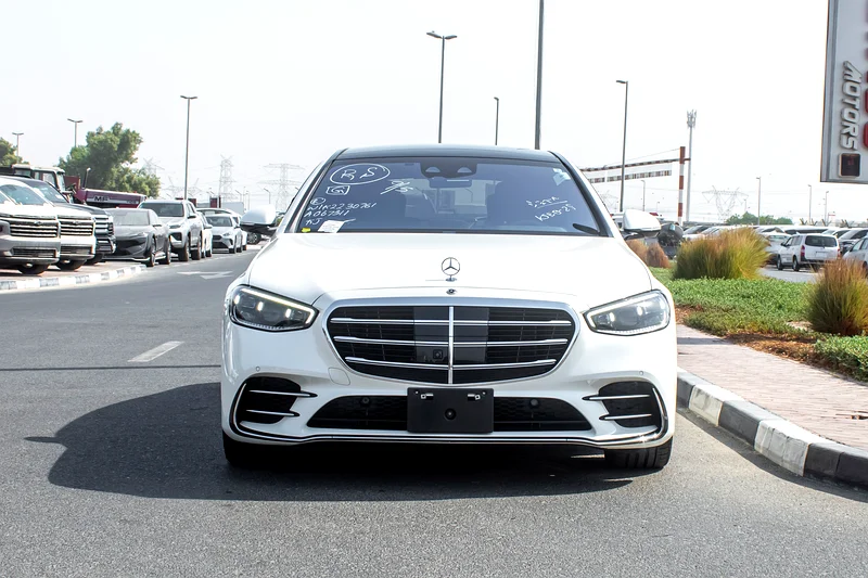 2022 Mercedes-Benz S-Class S 580 4Matic 8 Cylinders Engine White Black Sedan