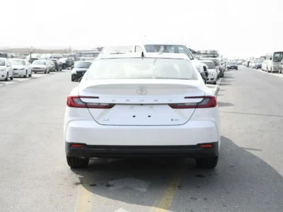 2025 Toyota Camry 2.5L 4 Cylinders Engine LE HEV White Beige Sedan FWD