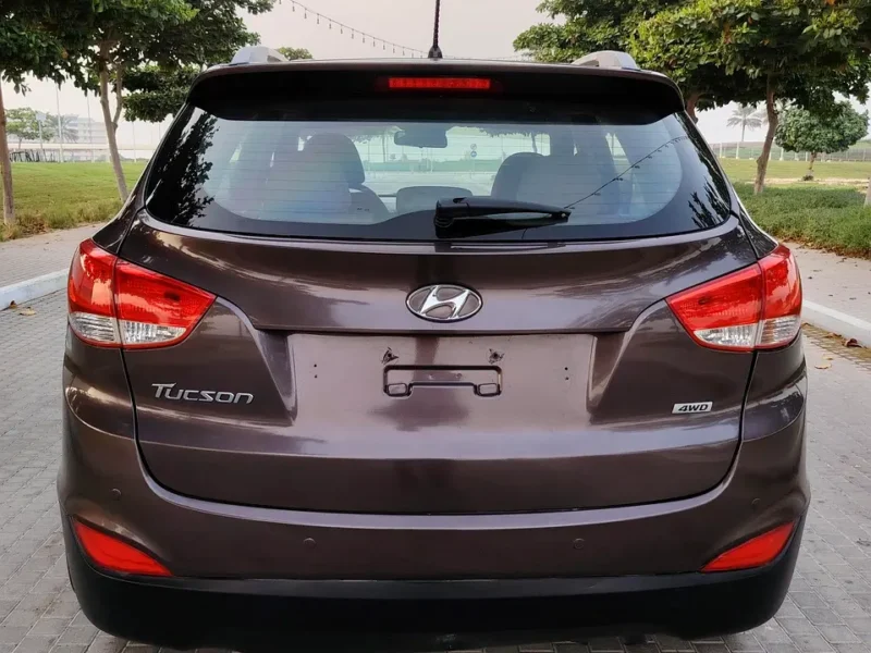 2014 Hyundai Tucson GDI 4 Cylinders Engine Brown Beige SUV GCC Specs