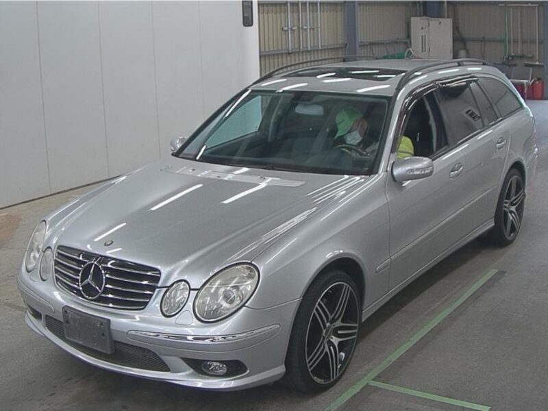 2005 Mercedes-Benz E500T 5.0-liter V8 Engine Silver Black Wagon