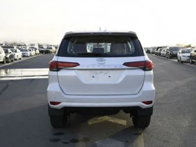 2026 Toyota Fortuner 2.4L V4 Diesel Automatic White Tan SUV GCC specs