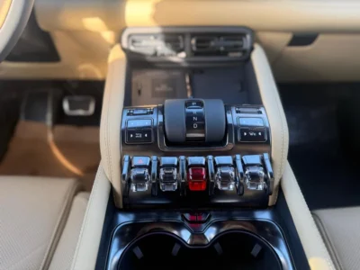 2025 BYD Leopard 5 NAVIGATOR DOUBLE DIFFLOCK 1.5L PLUG-IN HYBRID Black Beige