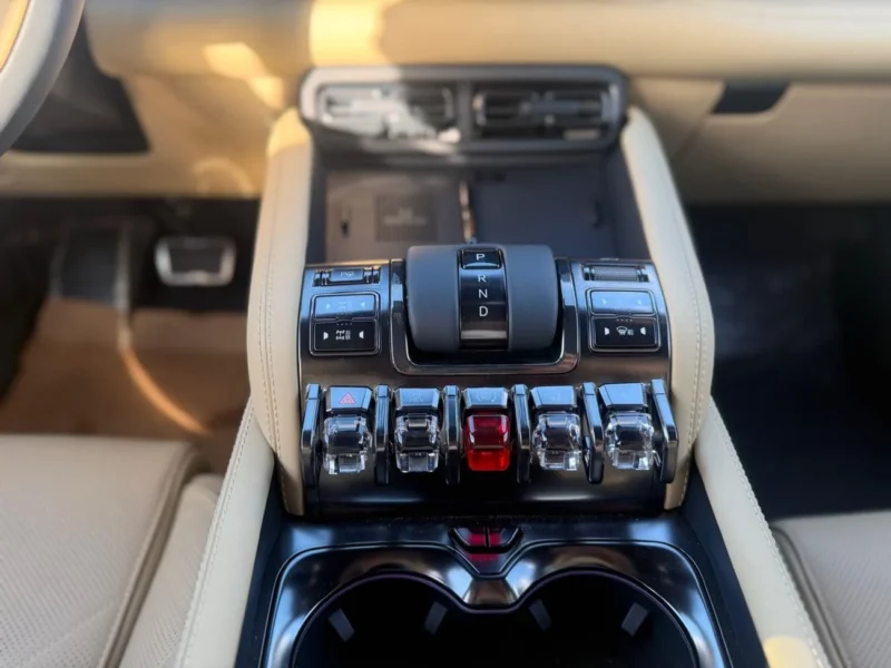 2025 BYD Leopard 5 NAVIGATOR DOUBLE DIFFLOCK 1.5L PLUG-IN HYBRID Black Beige