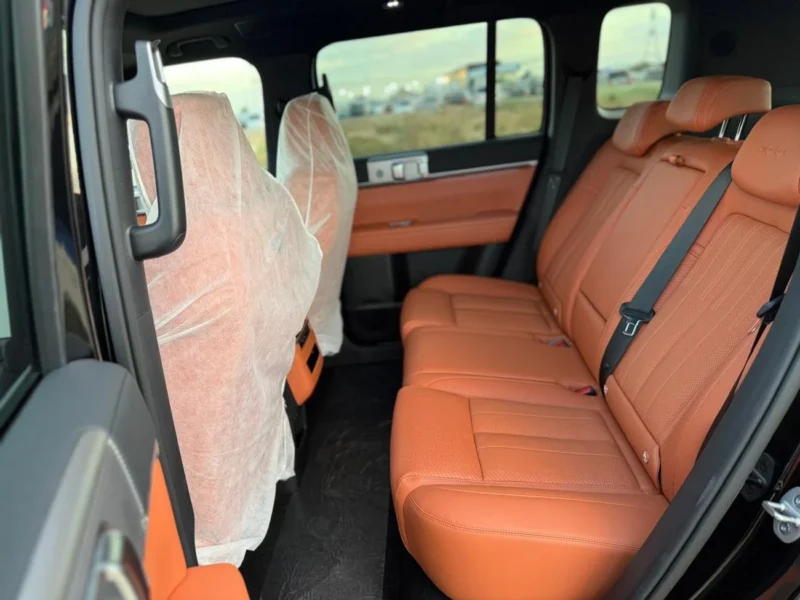 2025 BYD Leopard Titanium 7 4WD ULTRA 1.5L PLUG-IN HYBRID Black Orange