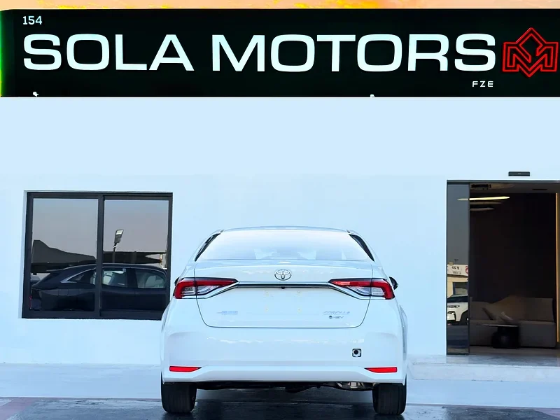 2025 Toyota Corolla SE 1.8L Elite Edition Hybrid 4 Cylinders White Black Sedan