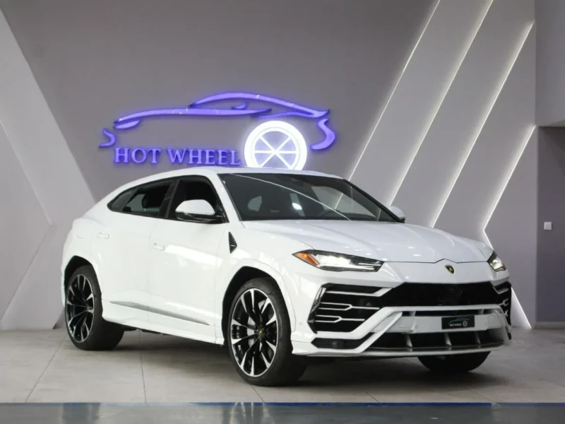 2021 Lamborghini Urus 4.0 Liter Twin-Turbocharged V8 Engine White Red SUV