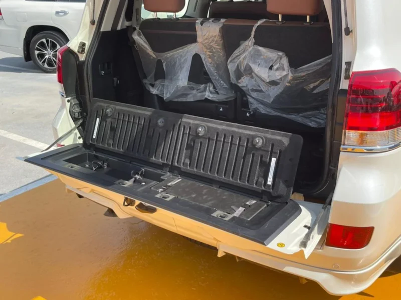 2021 Toyota Land Cruiser VXS Grand Touring V8 Cylinders Engine 5.7L White Brown SUV