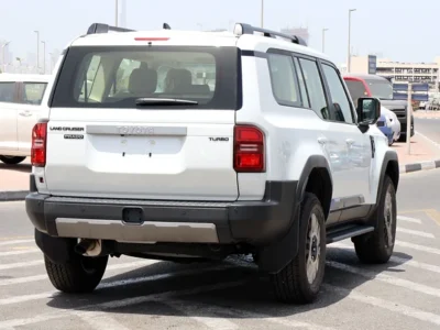 2024 Toyota Prado Other 4 Cylinders Engine White Beige SUV GCC Specs