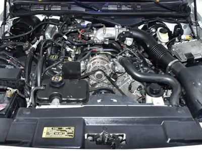2008 Ford Crown Victoria LX 8 Cylinders Engine White Grey Sedan
